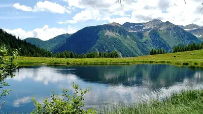 Blick auf den Covel-See im Val di Sole
