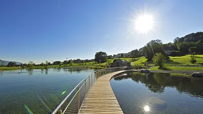 Steg in den See der Freizeitanlage Grossabünt