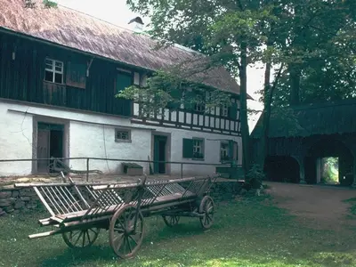 Über den Waldstein und durch alte Geschichte
