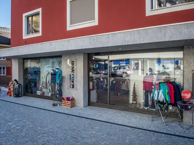 Bild INTERSPORT - INTERSPORT Menzli Sport Disentis/Mustér