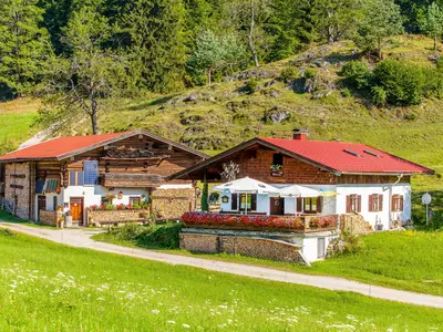 Taubensee über Chiemhauser Alm und Kroatensteig mit Linienbus 9505