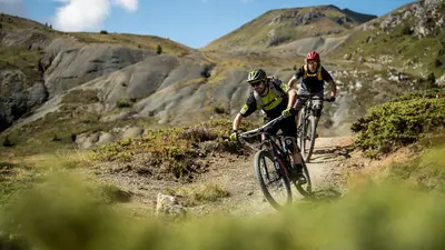 Mountainbiker nutzen im Sommer oft die Bergbahnen