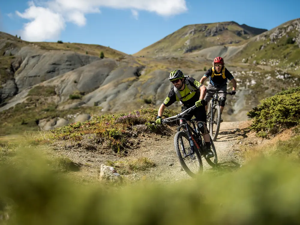 Mountainbiker nutzen im Sommer oft die Bergbahnen