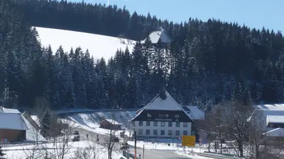 Blick auf den Ortsteil Kalte Herberge, wo sich das Skigebiet befindet