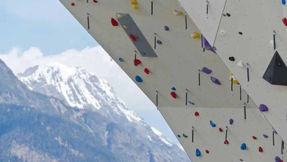 Outdoor-Wand im Kletterzentrum Innsbruck