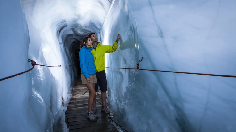 Weg durch die Glescherspalte am Kaunertaler Gletscher