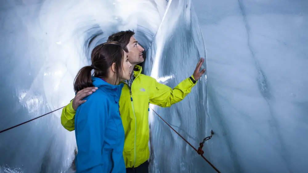 Weg durch die Glescherspalte am Kaunertaler Gletscher