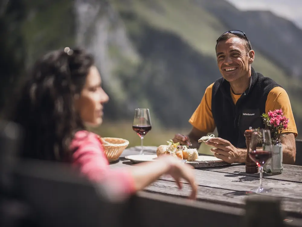 In Ratschings-Jaufen erwarten die Gäste Südtiroler Spezialitäten