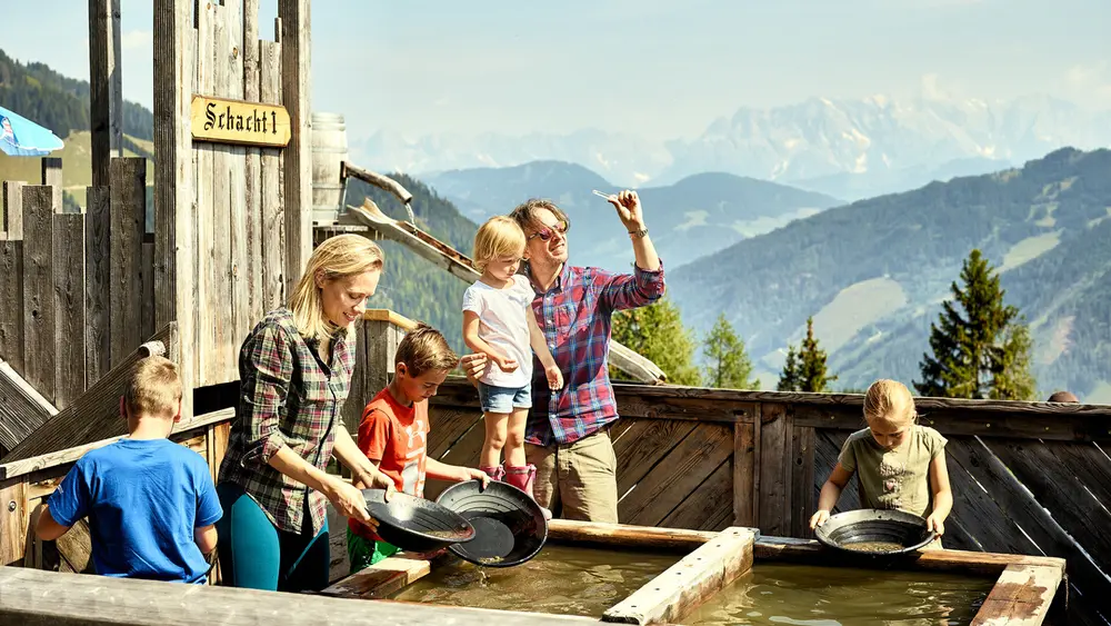 Goldwaschen bei der Heimalm im Raurisertal