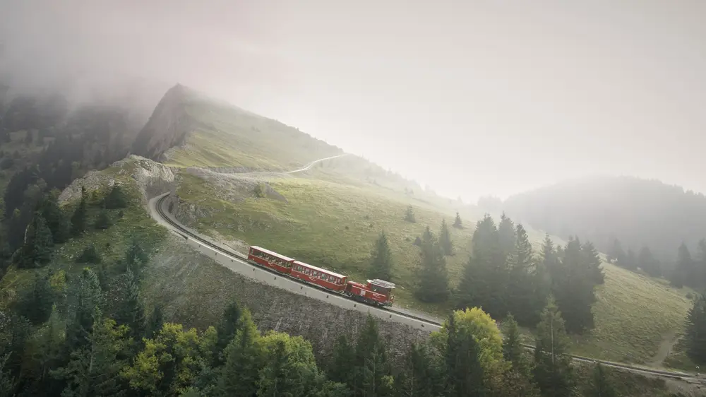 Luftaufnahme der Schafbergbahn