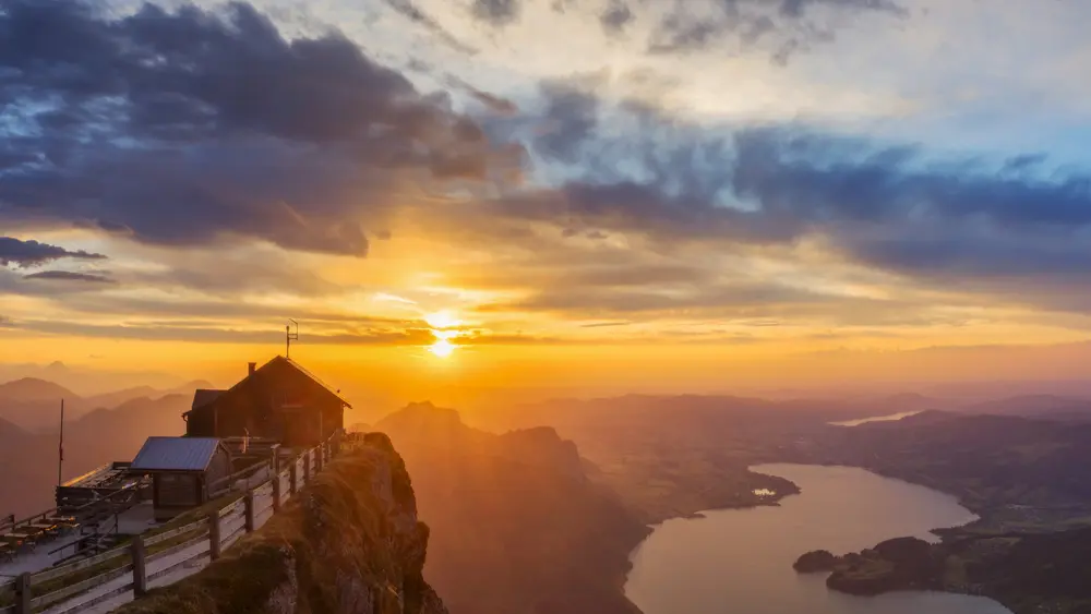Schafberg Himmelspforte - im Hintergrund der Mondsee