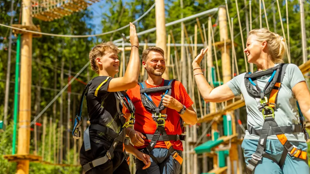 High Five im Hochseilgarten Untreusee