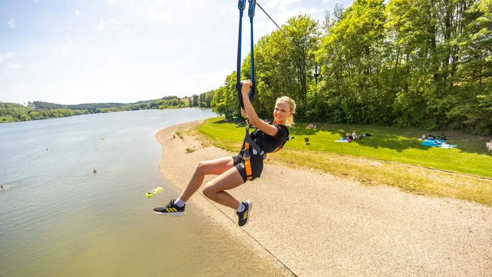 Seilrutsche über den See