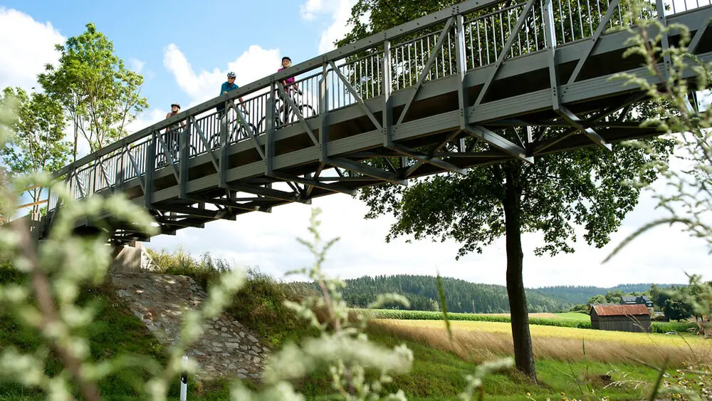 Über 15 Brücken den Brückenradweg entlang