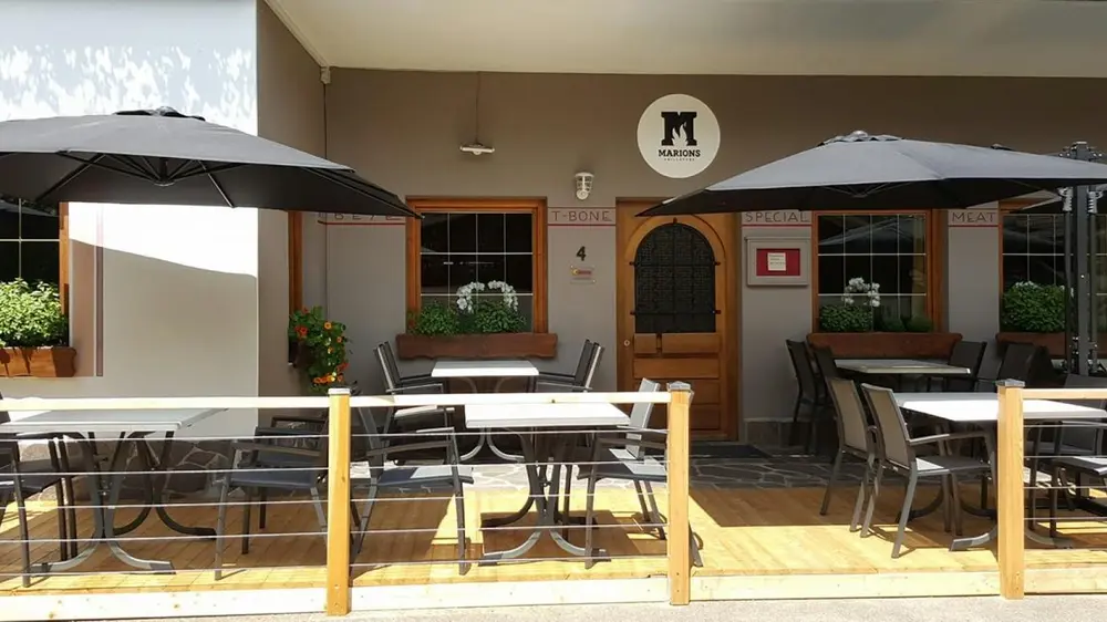 Terrasse vor Marions Grillstube