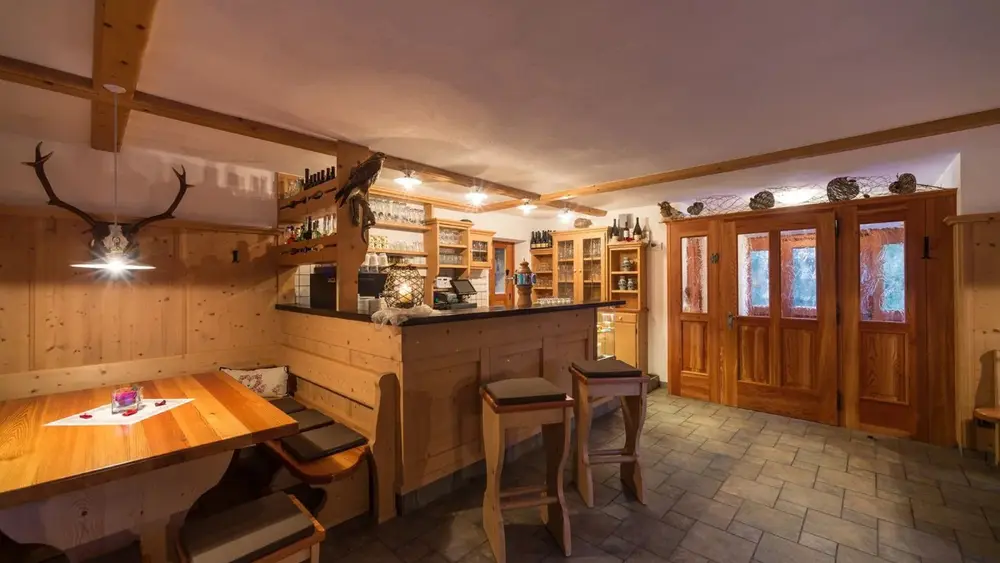 Eingangs- und Barbereich im Häusler Sam