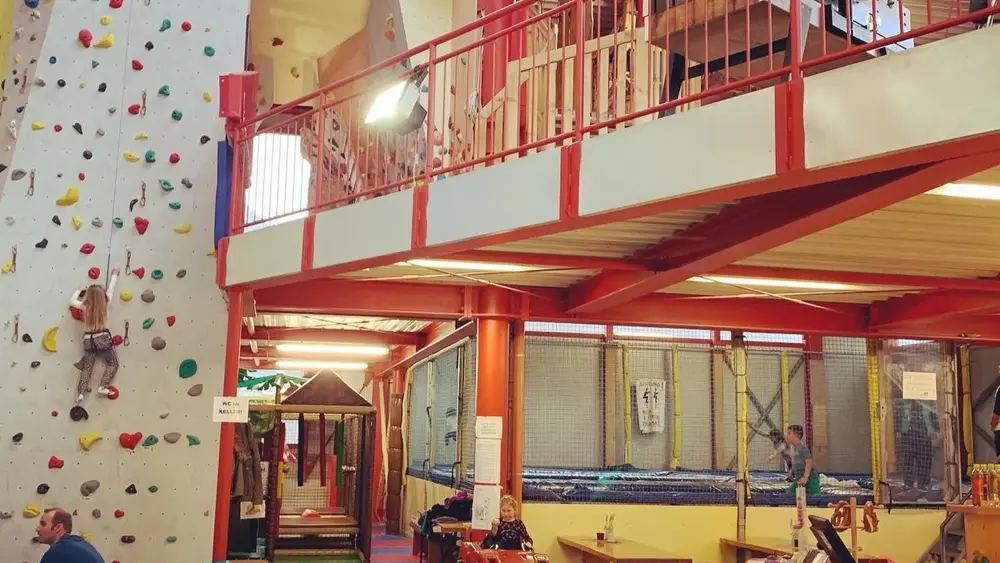 Indoor Spielhalle / Kletterhalle Familienland