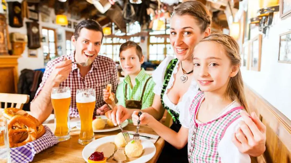 Familie in der Soliden Alm