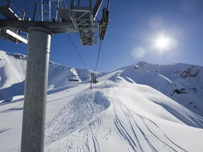 Mit dem Sessellift hinauf auf die Pisten © SATVAC Les Sybelles/Patrick SCHLATTER / Images-in.net