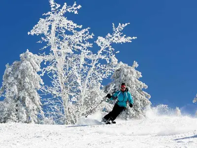 Skifahrer auf der Piste in Autrans © Office du Tourisme Autrans