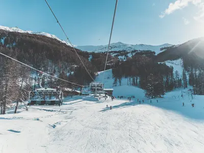 Skilift und Piste in Les Orres © Les Orres