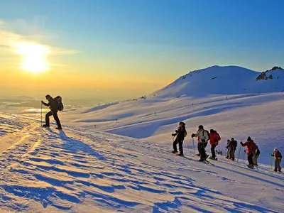 Schneeschuhwanderer in Super Besse © OT Massif du Sancy