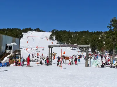 Teilskigebiet Les Airelles in Font Romeu © Jack ma, Wikimedia Commons (CC BY-SA 3.0)