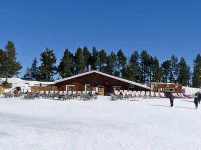 Bergrestaurant am Col del Pam in Font Romeu © Jack ma, Wikimedia Commons (CC BY-SA 3.0)