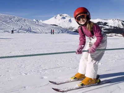 Kind am Seillift © Valerie Poret / OT Morzine