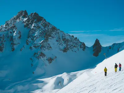 Courchevel ist ein großes und vielseitiges Skigebiet in den französischen Alpen © Arthur Bertrand