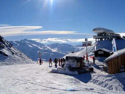 Bergstation © Ruth Hartnup via Wikimedia Commons