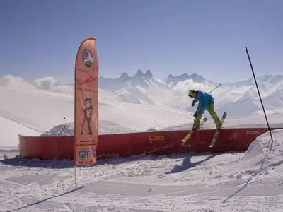 Skifahrer auf einem Rail © OT St. Sorlin d'Arves