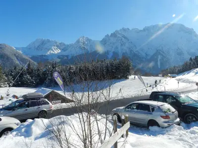 Blick vom Parkplatz auf die Berge  © Skiparadies-Kranzberg