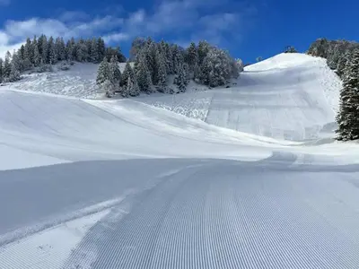 Blick auf die Pisten des Skigebiets © Skiparadies-Kranzberg
