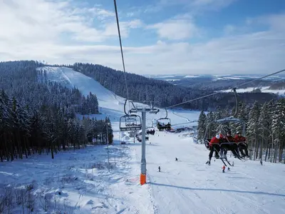 Blick auf den Sessellift der Skiwelt Schöneck © Skiwelt Schöneck
