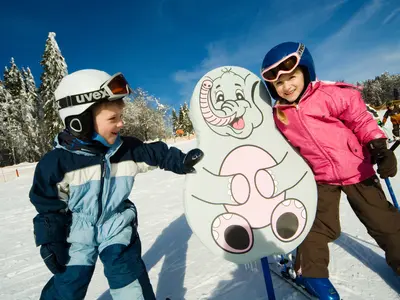 Kinder im Skigebiet Mitterdorf © Familien-Winterland Mitterdorf