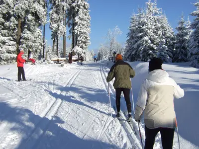 Kammloipe bei Carlsfeld © J. Strauß via Wikimedia Commons