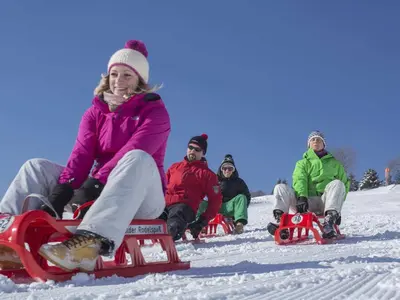 Rodler auf dem Rodelhang © Hochschwarzwald