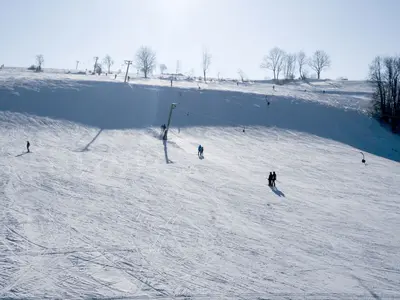 Blick auf die Piste im Skigebiet Bläsiberg © Skilifte Wiesensteig