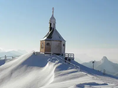 Bergkapelle im Schnee © Wallbergbahn / G. Mainwolf