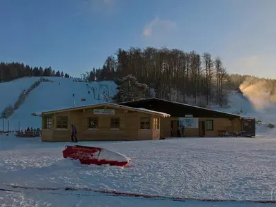 Skihütte an der Talstation Homberg © Snow World Züschen