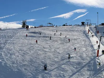 Skifahrer auf der Piste © Skilifte Rossfeld
