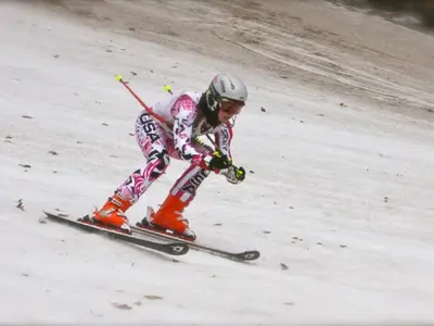 Skifahrer auf der Piste © Hesselbacher Gletscher
