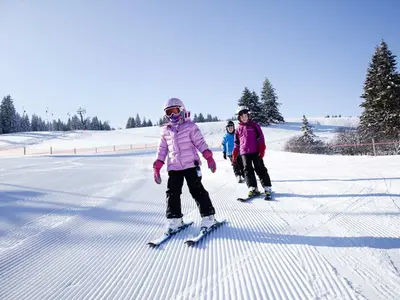 Kinder auf der Piste am Haldenköpfle © Skilift Haldenköpfle - Alex Jung