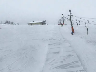 Schlepplift neben der Piste © Mühlberglift