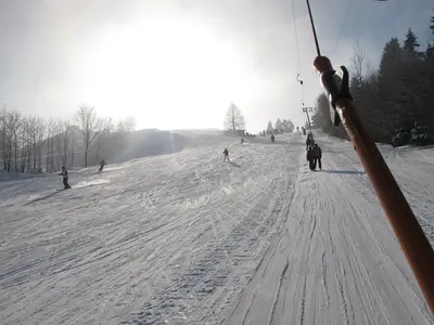 Blick auf die Piste im Skigebiet Tettau © Tettauer Skiliftbetriebe