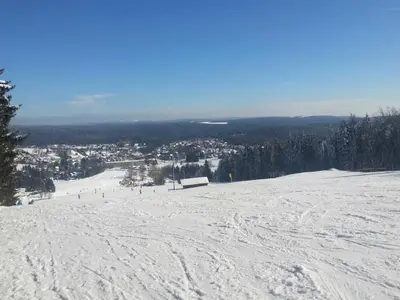 Blick von der Piste ins Tal © Skilift am Eisenberg