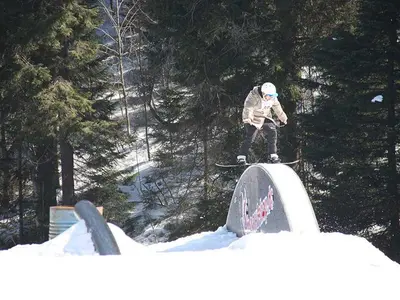 Snowboarder im Kandelpark © Kandellifte