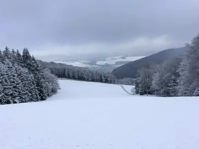 Blick über die Piste ins Tal © Hohe Lied
