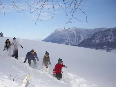 Winterwandern im Tiefschnee in Inzell © Inzell
